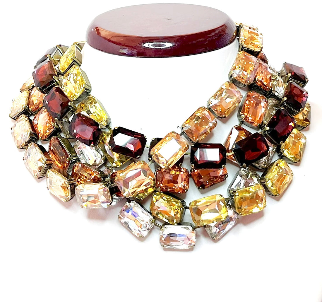 Discover the Beauty of Statement Necklaces