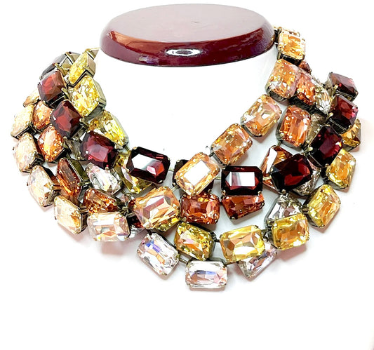 Discover the Beauty of Statement Necklaces