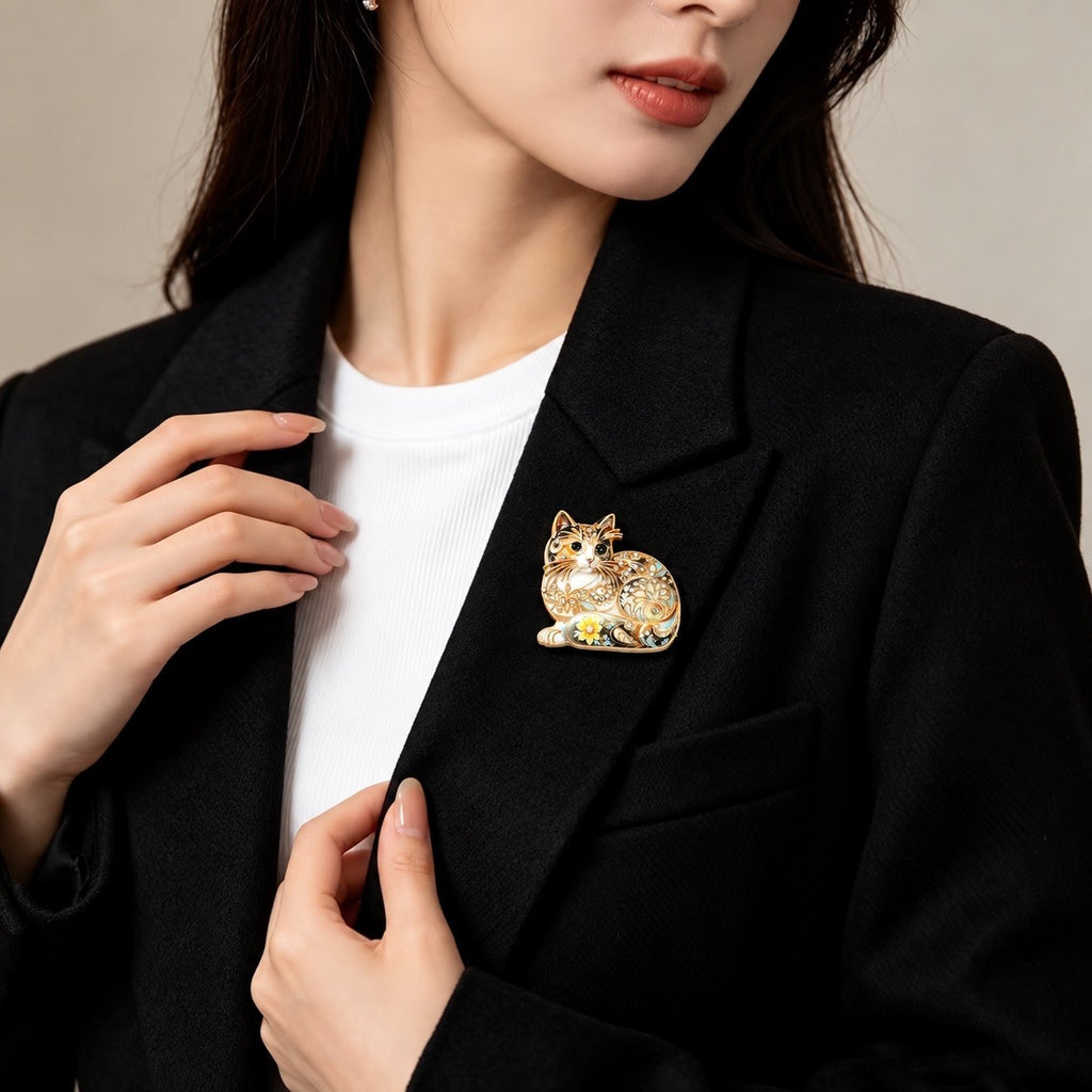 Porcelain Style Cat Brooch | Gold White Vintage Style Pin 