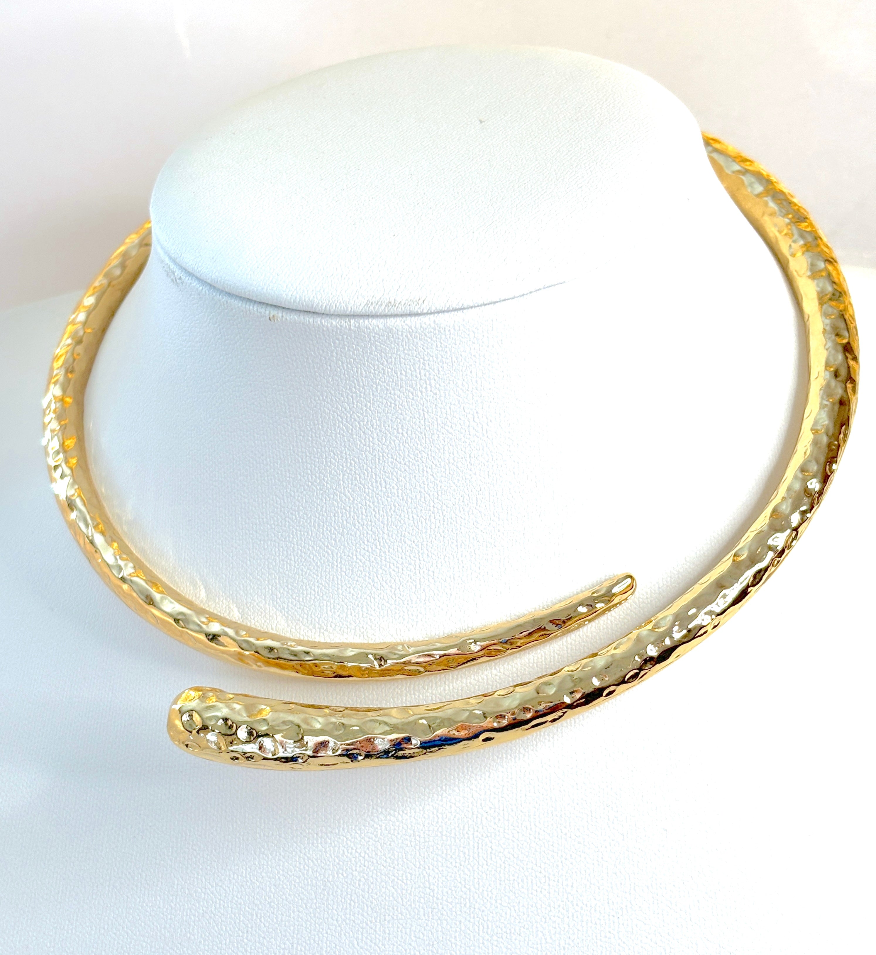No clasp choker store