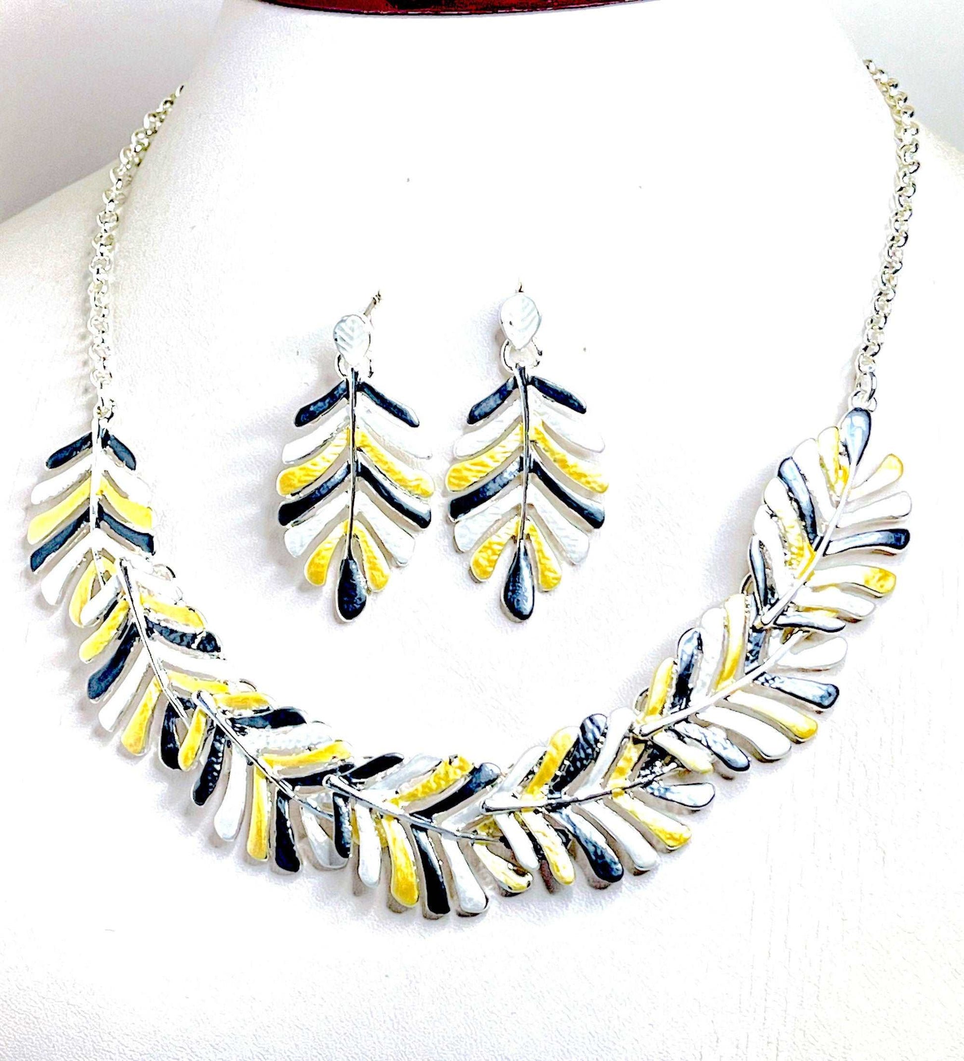 Black Gold White Leaf Necklace, Modern Style Jewellery, Leaf Shape Jewellery, Pastel Enamel Jewelry, Necklaces for Women