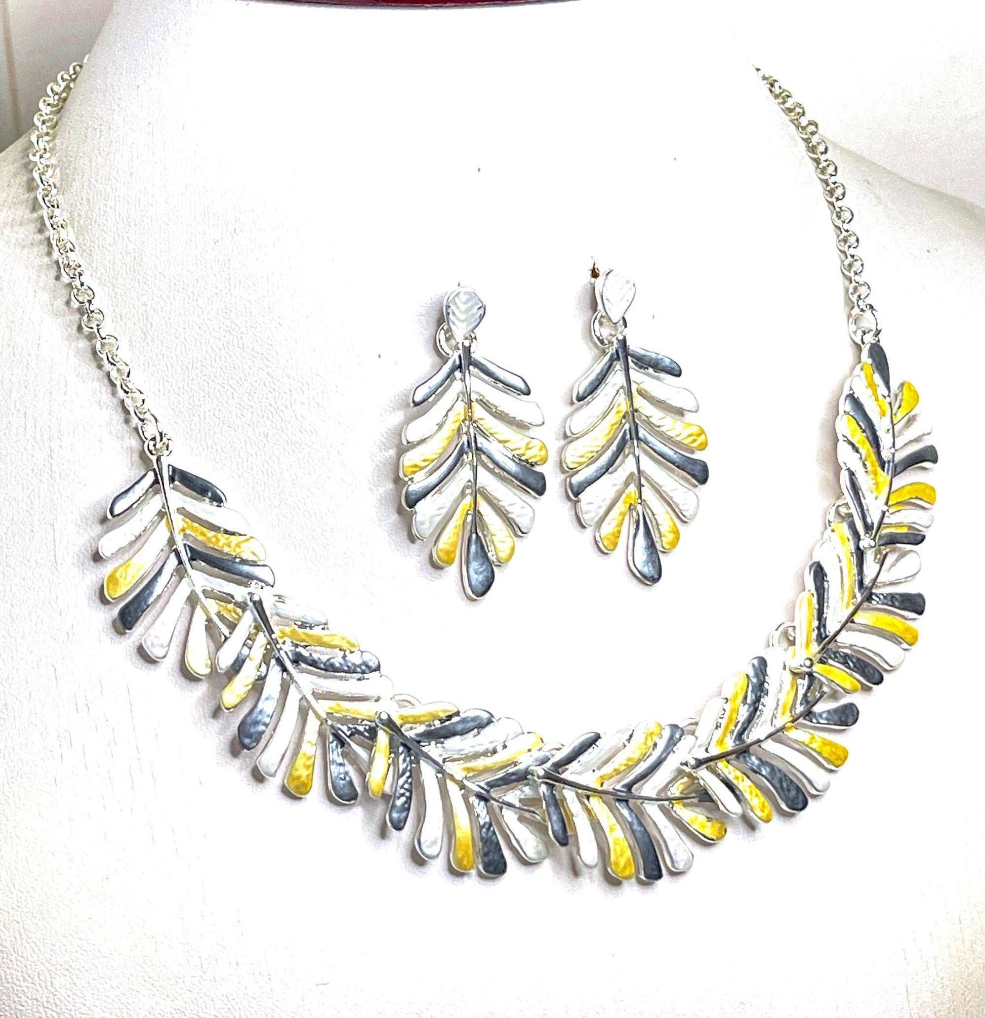 Black Gold White Leaf Necklace, Modern Style Jewellery, Leaf Shape Jewellery, Pastel Enamel Jewelry, Necklaces for Women