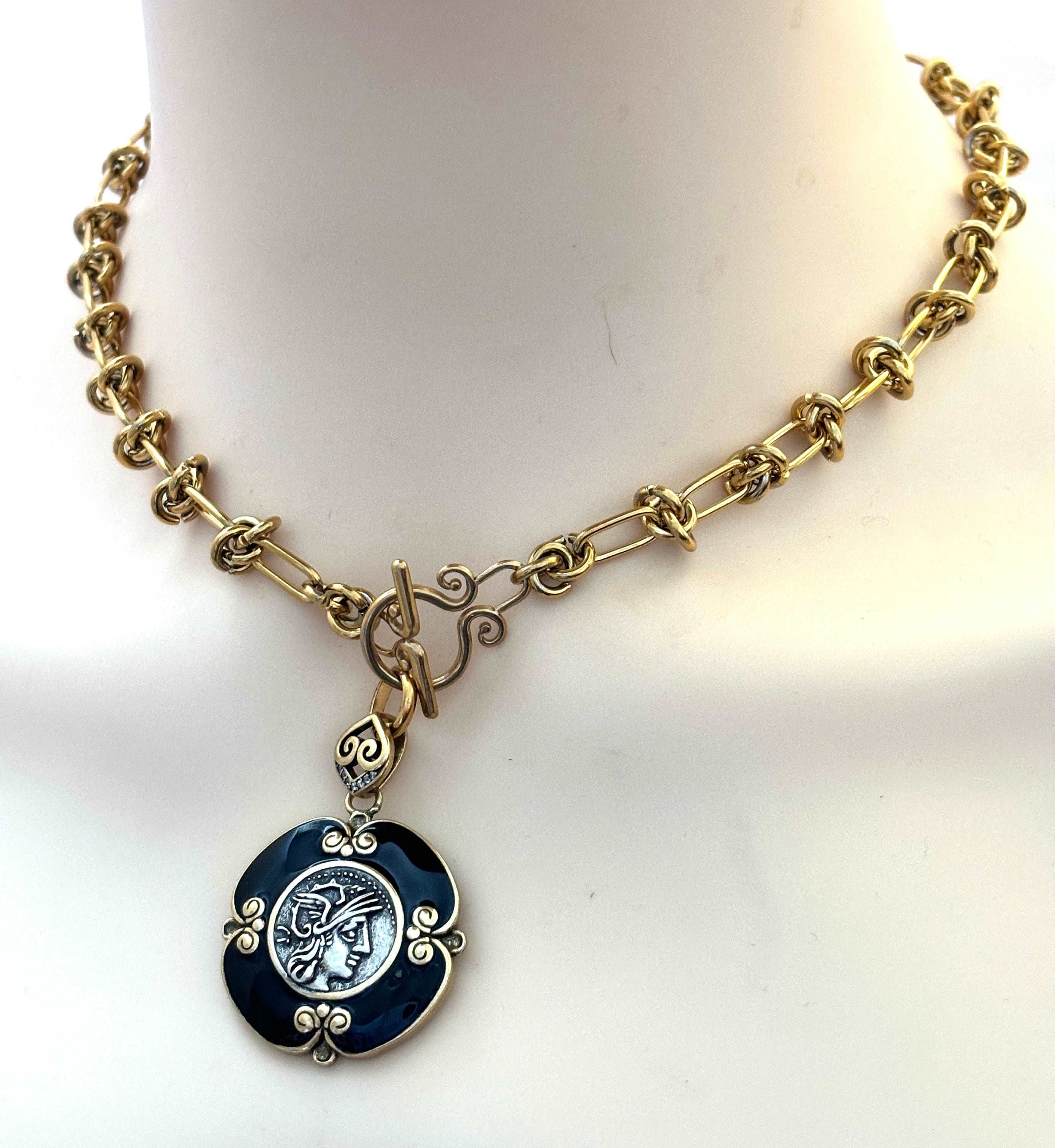 Coin necklace trend online
