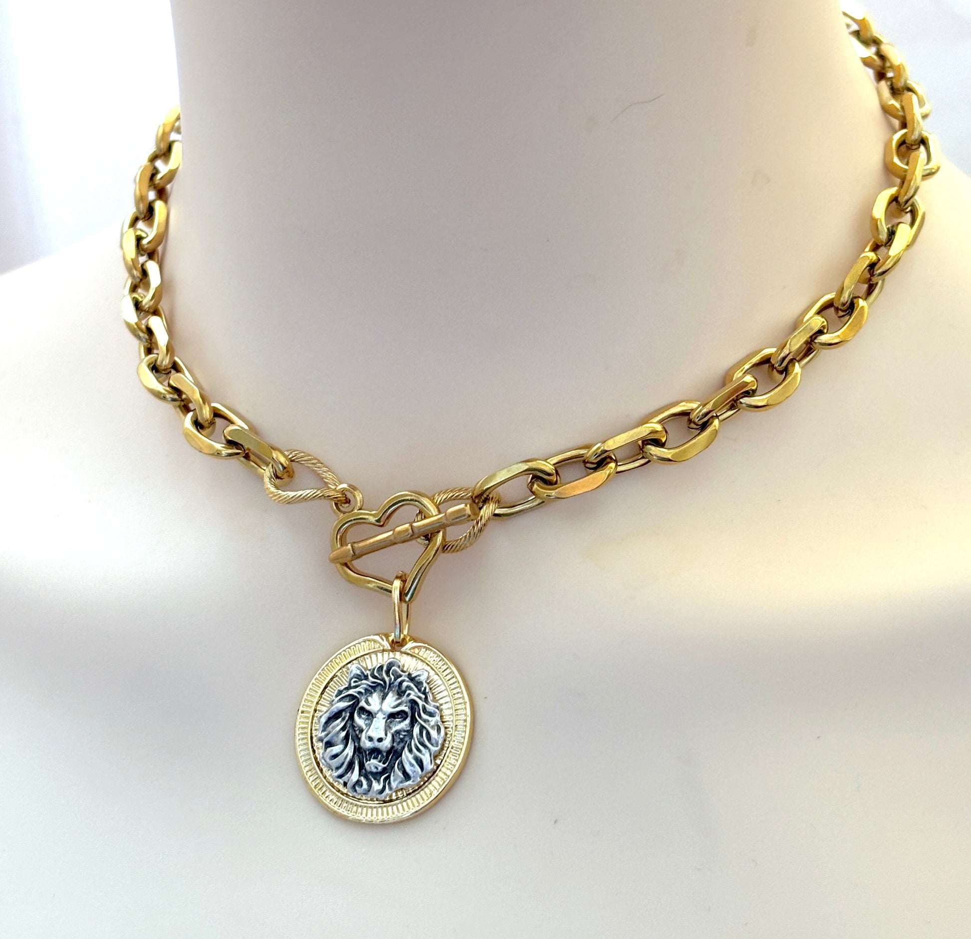 Lion Coin Chain Necklace, Stainless Steel Choker, Large Link Necklace, Heart Toggle Statement Choker, Gold Medallion, Necklaces for Women