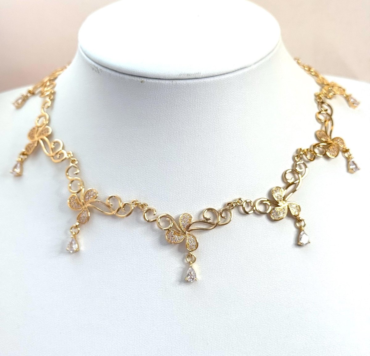 Delicate Gold Teardrop Crystal Swirl Necklace | Regency Inspired Coquette Jewelry