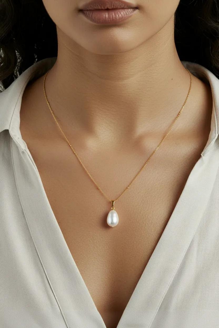 Gold Freshwater Pearl Pendant Necklace 
