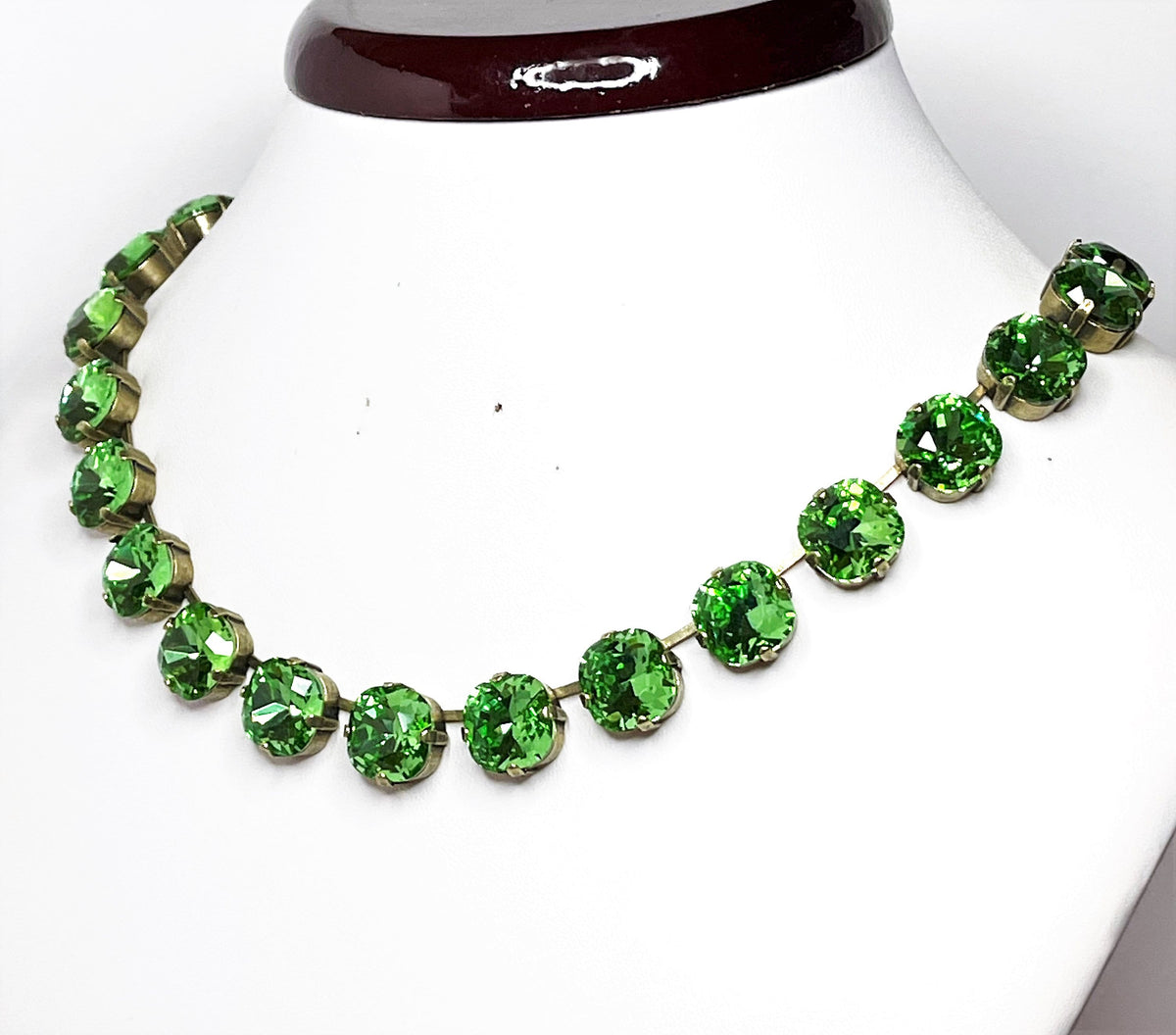 Peridot Crystal Necklace, Anna Wintour Style, Emerald Georgian Collet, Statement Rhinestone Choker, Green Riviere, Necklace for Women