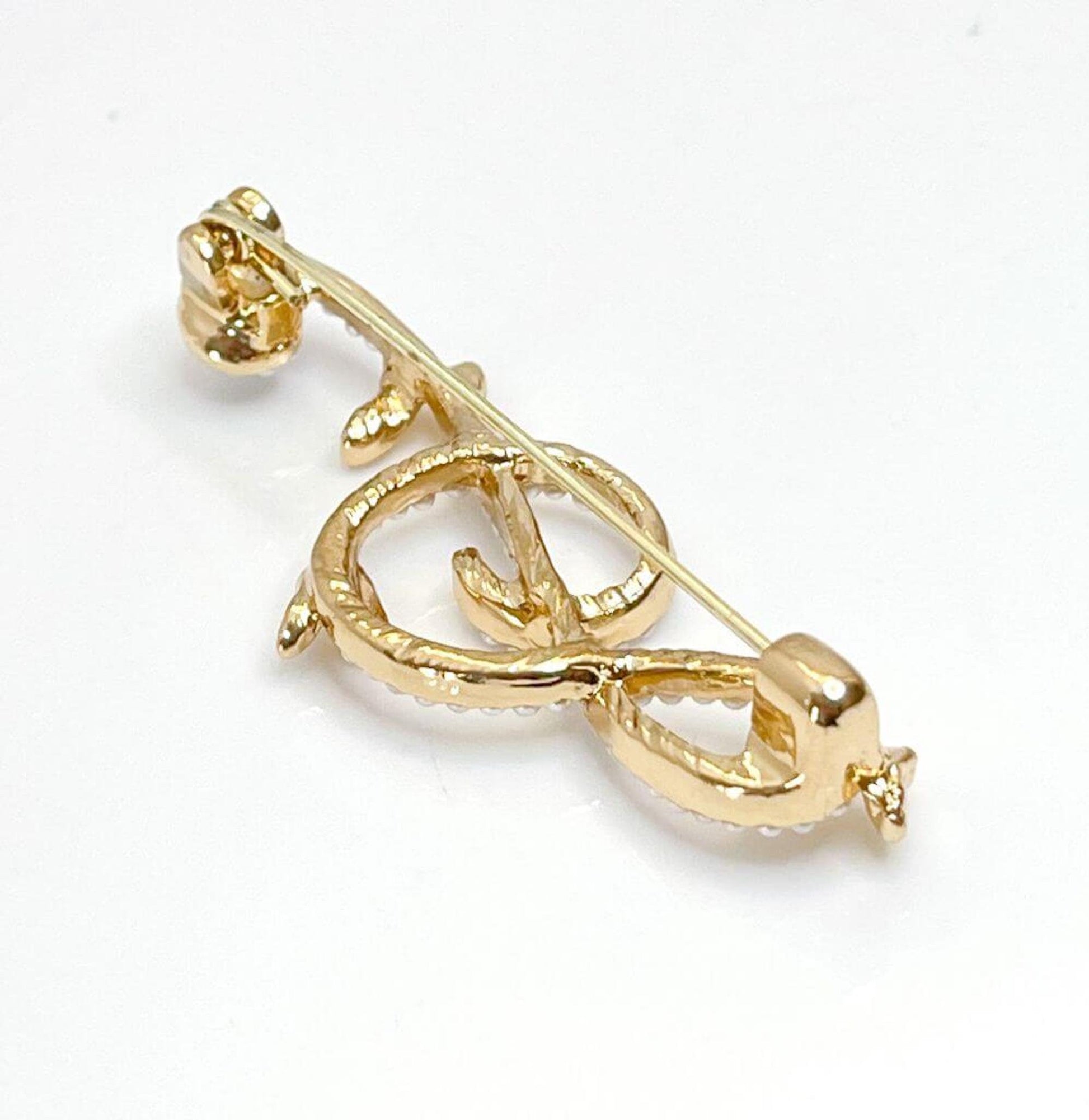 Gold Treble Clef with Pearls Brooch, Fashion Butterfly Brooch, Music Lovers Brooch, Piano Players Pin, Piano Lovers Gift